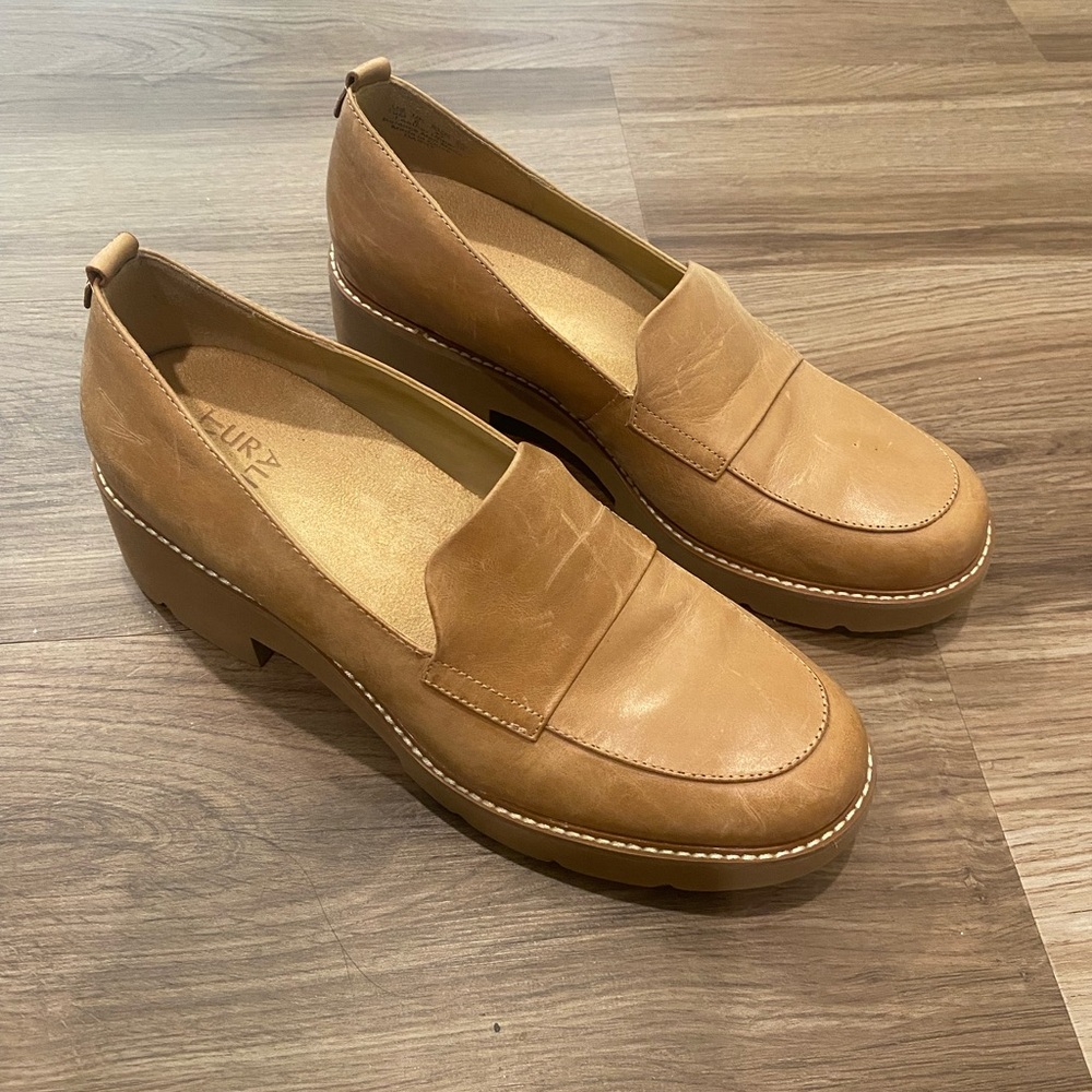Tan Naturlizer Loafer size 10